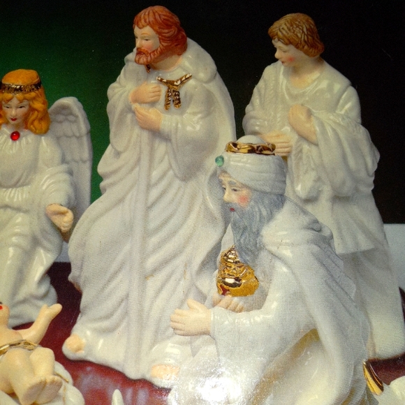 Vintage Home For The Holidays Porcelain Nativity Set of 11 Figures - Picture 6 of 6